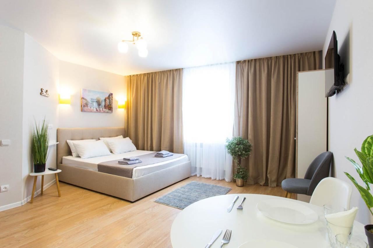 Apartment In The City Center - Gimnasiyna Naberezhna 24A-1 Kharkiv Exterior photo