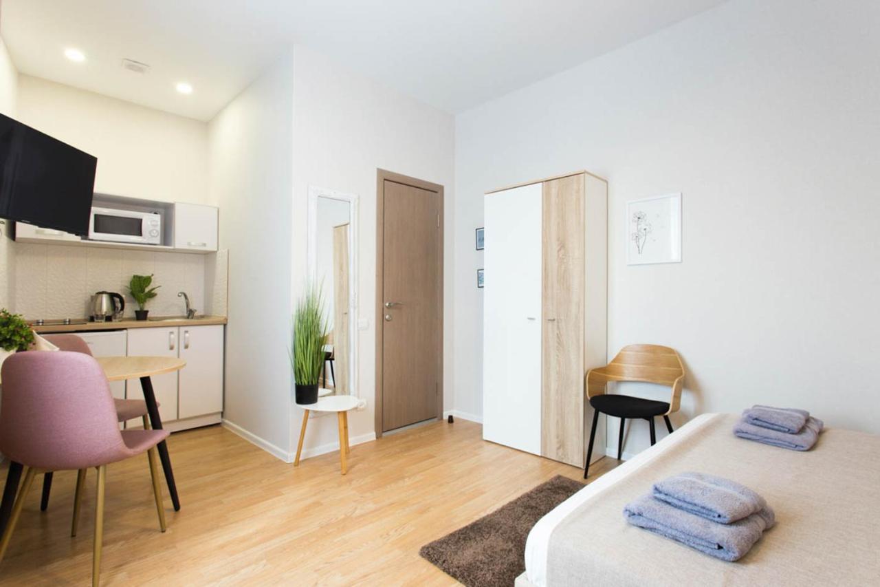Apartment In The City Center - Gimnasiyna Naberezhna 24A-1 Kharkiv Exterior photo