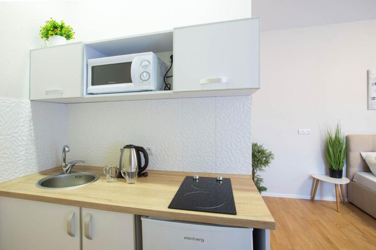 Apartment In The City Center - Gimnasiyna Naberezhna 24A-1 Kharkiv Exterior photo